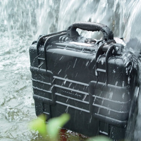 Waterproof case, foam lining Vanguard Supreme 27F