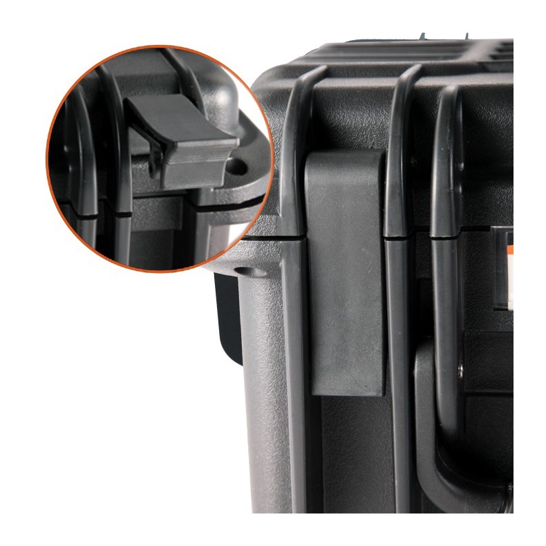 Waterproof case, foam lining Vanguard...