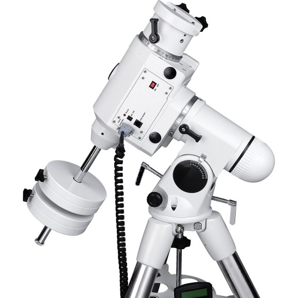 Sky-Watcher Esprit 120ED Pro triplet apochromatic refractor telescope on AZ-EQ6 Pro Go-To