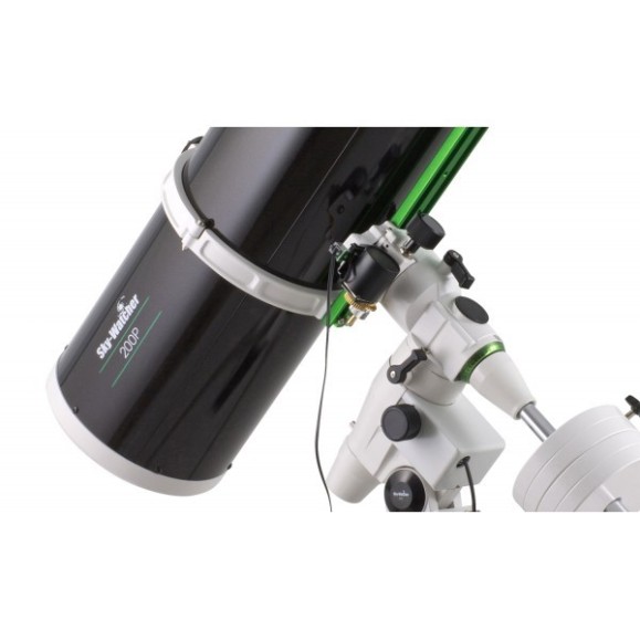 Newton SkyWatcher 200/1000mm telescope with NEQ5 mount and twin motors