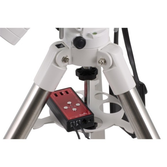 Newton SkyWatcher 200/1000mm telescope with NEQ5 mount and twin motors