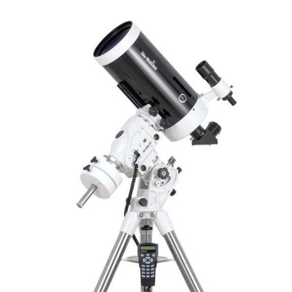 Maksutov-Cassegrain SkyWatcher 180/2700mm telescope with AZEQ6 Pro GoTo mount