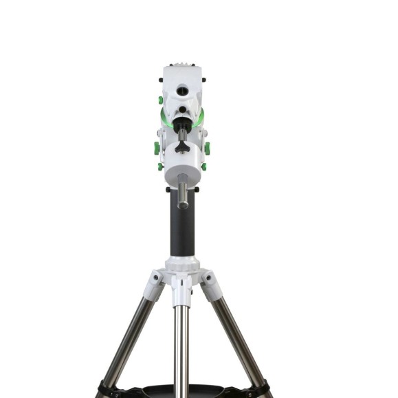 Equatorial mount Skywatcher Star Adventurer GTi with tripod