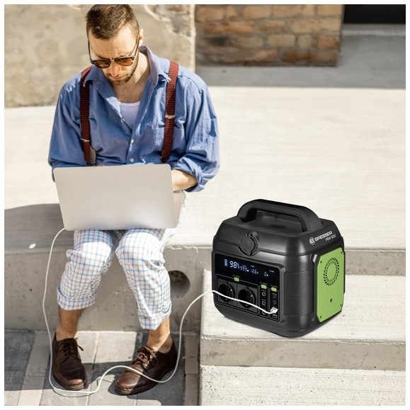 BRESSER 600W portable power supply unit