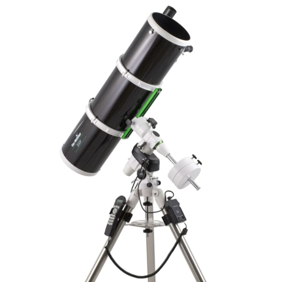 Pack SkyWatcher Newton 200/1000 BD SkyWatcher Telescope with NEQ5 PRO GOTO mount with customized introductory course