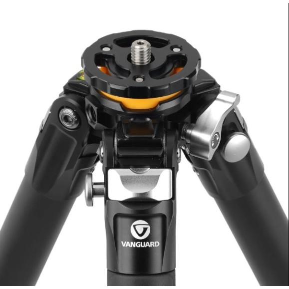 Aluminum travel tripod Vanguard VEO 5+304AT without ball head