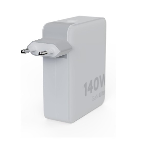 Travel Charger + USB-C PD cable white XTORM 140w GaN Ultra, 4 ports