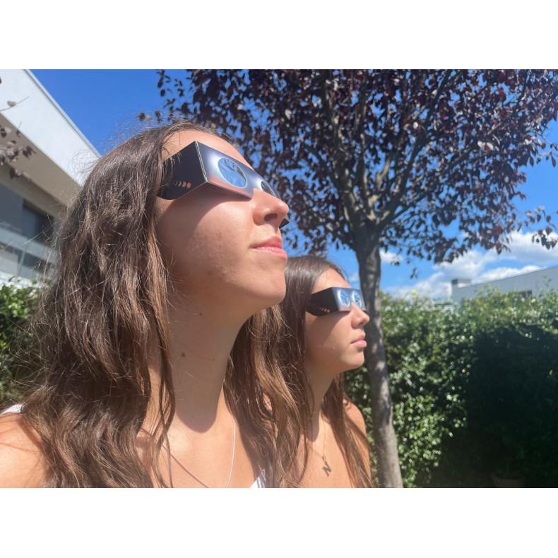 Pack of 2 solar eclipse glasses... Pack of 2 solar eclipse glasses...