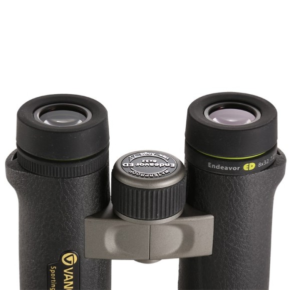 Binoculars Vanguard Endeavor ED II 8320